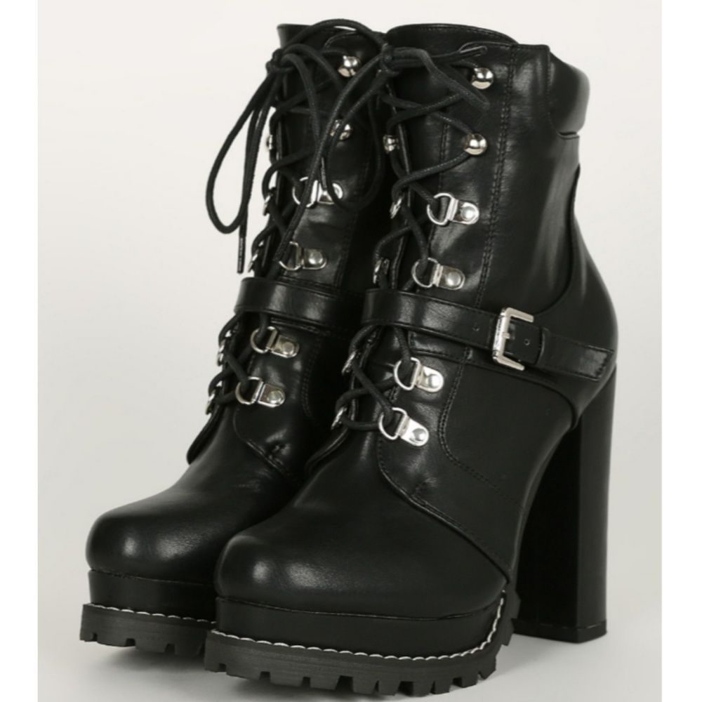 Last Size 10!🖤Blk Level Up -Black
Platform Boot - Picture 7 of 8